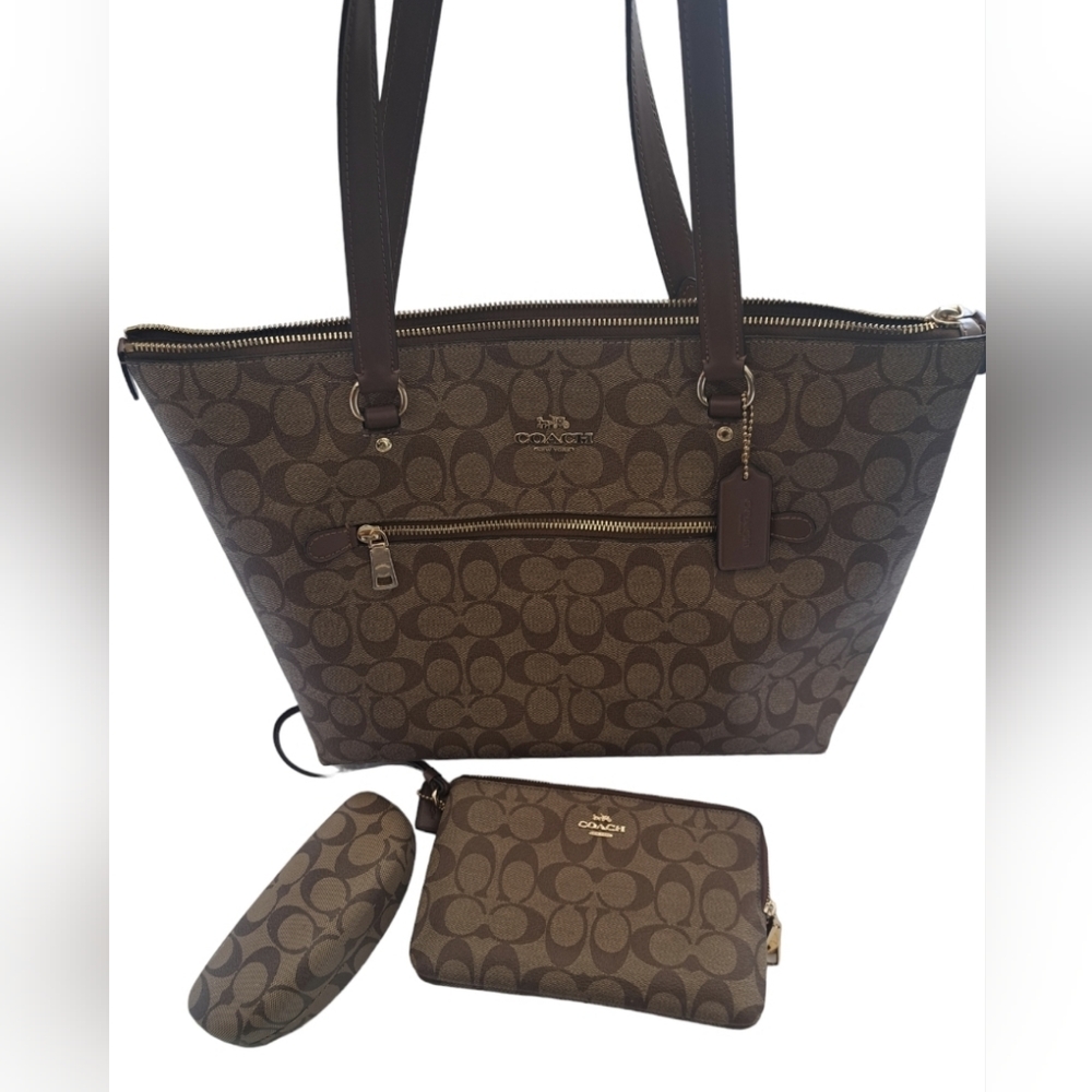 Coach Tan Signature Gallery tote w/double zip wallet and eyeglass case
